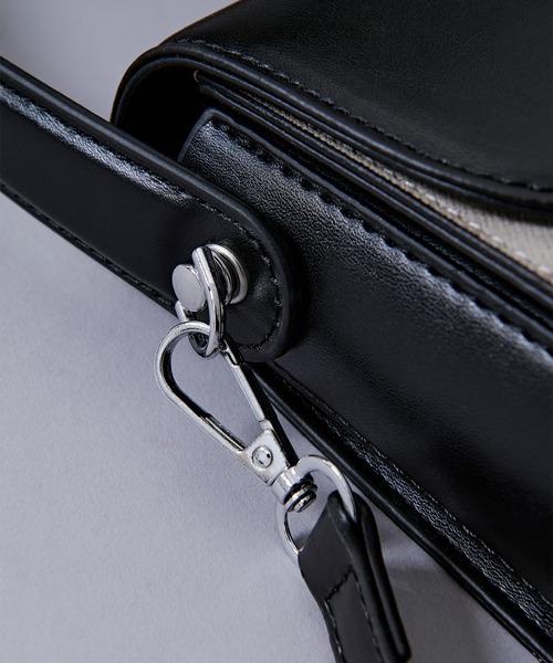 Ellno Loset(エルノロゼット)の「2way bi-color mini shoulder bag/2way バイカラーミニショルダーバッグ(ショルダーバッグ・メンズ・ブラウン/ブラック・FREE)」の3枚目の写真