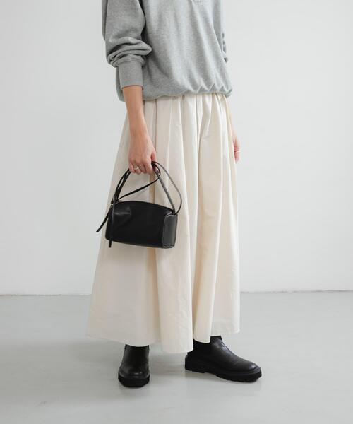 URBAN RESEARCH（アーバンリサーチ）の「ギャザーボリュームスカート（スカート・レディース・ブラック/アイボリー・FREE）」の3枚目の写真