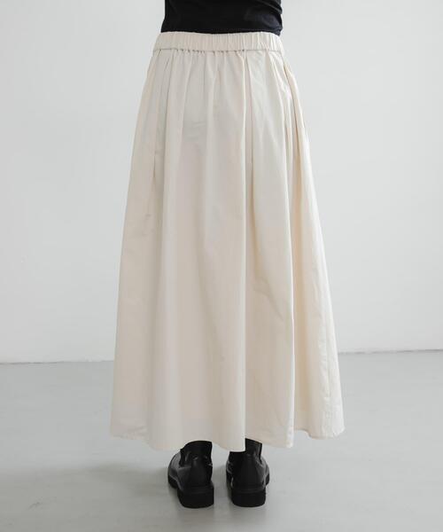 URBAN RESEARCH（アーバンリサーチ）の「ギャザーボリュームスカート（スカート・レディース・ブラック/アイボリー・FREE）」の12枚目の写真