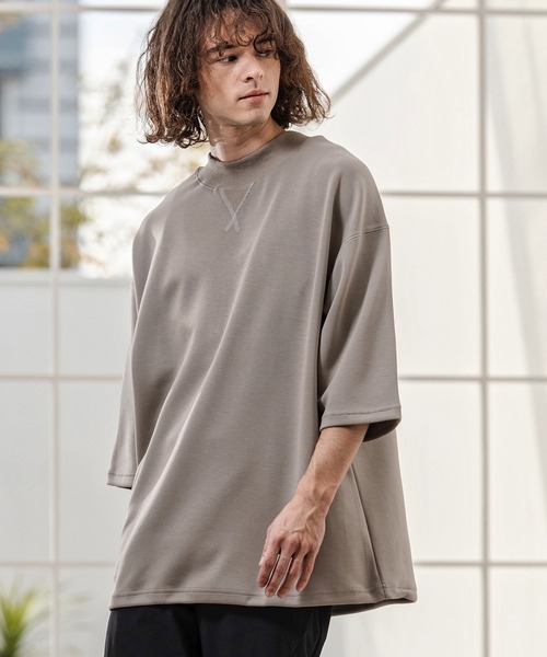 CAMBIO(カンビオ)の「mt10321- カラーステッチモックネックカットソー(Tシャツ/カットソー・メンズ・グレイッシュベージュ/ブラック/ホワイト・M/L/XL)」の3枚目の写真