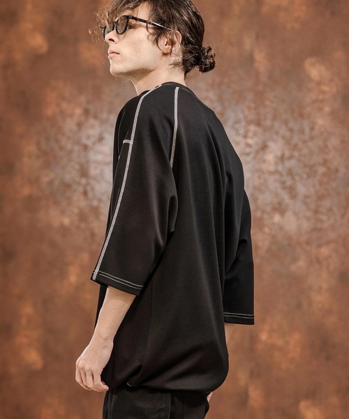 CAMBIO(カンビオ)の「mt10321- カラーステッチモックネックカットソー(Tシャツ/カットソー・メンズ・グレイッシュベージュ/ブラック/ホワイト・M/L/XL)」の2枚目の写真