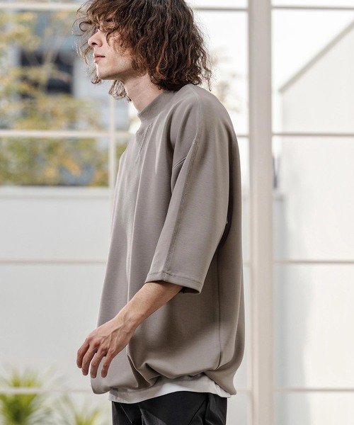 CAMBIO(カンビオ)の「mt10321- カラーステッチモックネックカットソー(Tシャツ/カットソー・メンズ・グレイッシュベージュ/ブラック/ホワイト・M/L/XL)」の5枚目の写真