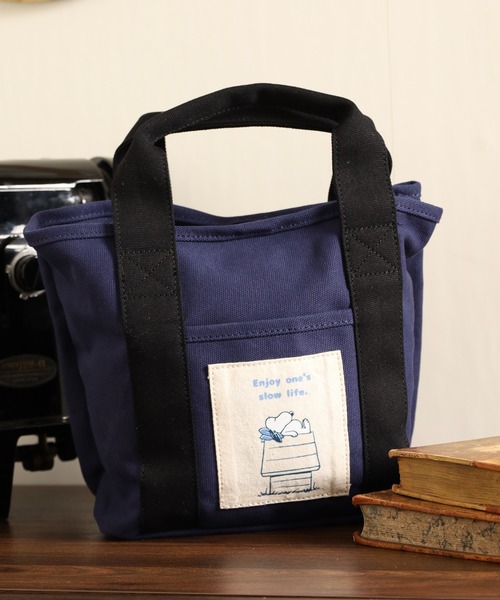 SNOOPY（スヌーピー）の「SNOOPY スヌーピー ミニトートバッグ 仕切り（トートバッグ・レディース・ホワイト/ネイビー・FREE）」の4枚目の写真