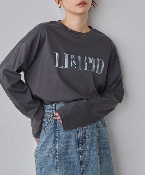 hunch(ハンチ)の「ロゴプリント 長袖Tシャツ(Tシャツ/カットソー・レディース・チャコール/ライトベージュ/オフホワイト・FREE)」の2枚目の写真