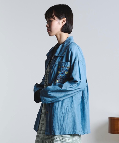 ROSE BUD(ローズバッド)の「(mici)EMBROIDERY BIG POCKET SHIRT(シャツ/ブラウス・レディース・ベージュ/ブルー・ONE SIZE)」の9枚目の写真