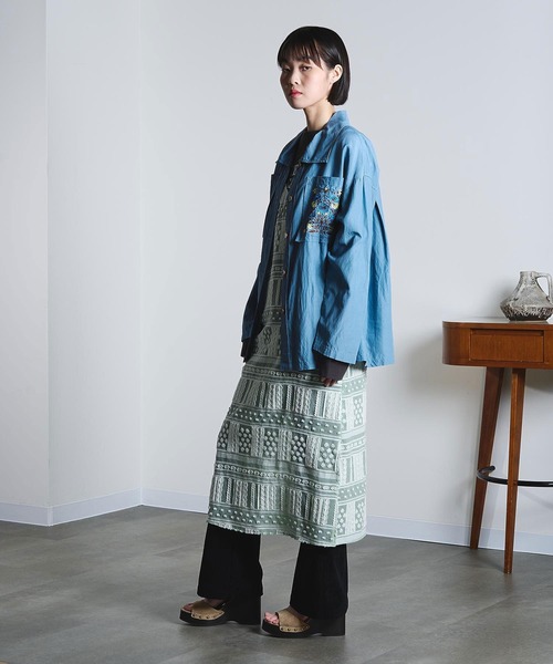 ROSE BUD(ローズバッド)の「(mici)EMBROIDERY BIG POCKET SHIRT(シャツ/ブラウス・レディース・ベージュ/ブルー・ONE SIZE)」の13枚目の写真