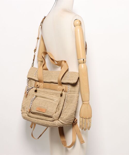 Desigual（デシグアル）の「大きなラフィア多機能バックパック（バックパック/リュック・レディース・ホワイト・FREE）」の15枚目の写真