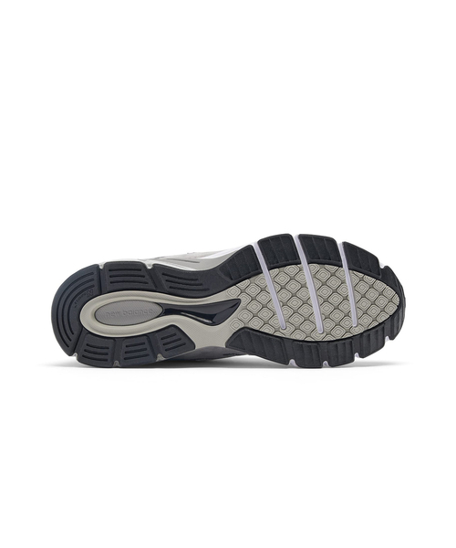 NEW BALANCE(ニューバランス)の「NEW BALANCE(ニューバランス) MADE U990GR4(スニーカー・メンズ・ライトグレー・26.5cm/26cm/25.5cm/28.5cm/28cm/27.5cm/27cm)」の7枚目の写真