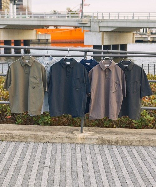 THE CRAFT CREW PRODUCTS（ザクラフトクループロダクツ）の「【EPIX AIRシリーズ】＜セットアップ対応＞ボックスシルエット ドローコード ポケット半袖ポロシャツ / 接触冷感・UVカット・クイックドライ【THE CRAFT CREW PRODUCTS】（ポロシャツ・メンズ・チャコール/モカ/ネイビー/ライトグレー/ブラック/オリーブ・S/M/L）」の8枚目の写真