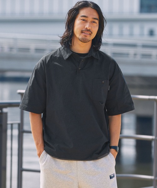 THE CRAFT CREW PRODUCTS（ザクラフトクループロダクツ）の「【EPIX AIRシリーズ】＜セットアップ対応＞ボックスシルエット ドローコード ポケット半袖ポロシャツ / 接触冷感・UVカット・クイックドライ【THE CRAFT CREW PRODUCTS】（ポロシャツ・メンズ・チャコール/モカ/ネイビー/ライトグレー/ブラック/オリーブ・S/M/L）」の16枚目の写真