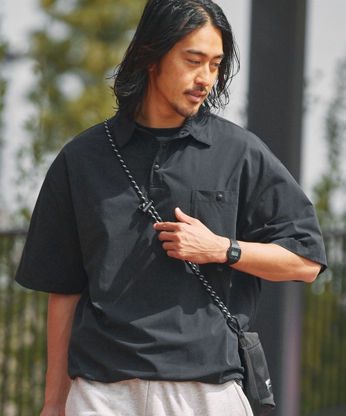 THE CRAFT CREW PRODUCTS（ザクラフトクループロダクツ）の「【EPIX AIRシリーズ】＜セットアップ対応＞ボックスシルエット ドローコード ポケット半袖ポロシャツ / 接触冷感・UVカット・クイックドライ【THE CRAFT CREW PRODUCTS】（ポロシャツ・メンズ・チャコール/モカ/ネイビー/ライトグレー/ブラック/オリーブ・S/M/L）」の19枚目の写真