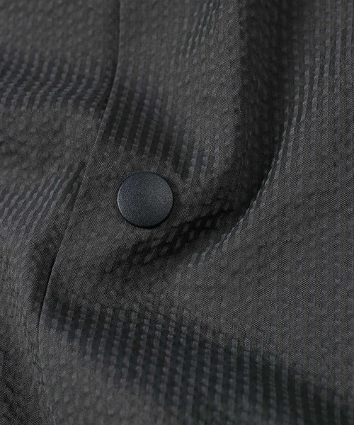 The DUFFER of ST.GEORGE（ザダファーオブセントジョージ）の「【WEB限定アイテム】HIGH-TECH SEERSUCKER "COOLMAX" BZ：クールマックス シアサッカー スナップブルゾン / ライトアウター / セットアップ対応（ブルゾン・メンズ・チャコールグレー・X-LARGE/LARGE/MEDIUM）」の9枚目の写真