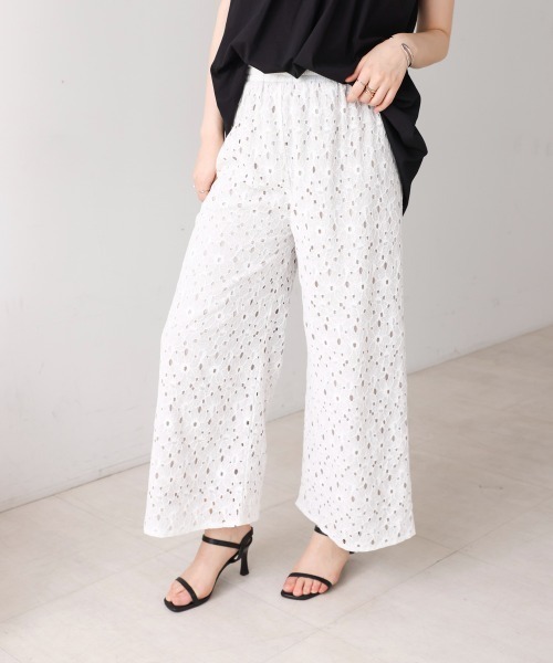 Bou Jeloud（ブージュルード）の「フラワーモチーフワイドパンツ（その他パンツ・レディース・オフホワイト・MEDIUM）」の2枚目の写真