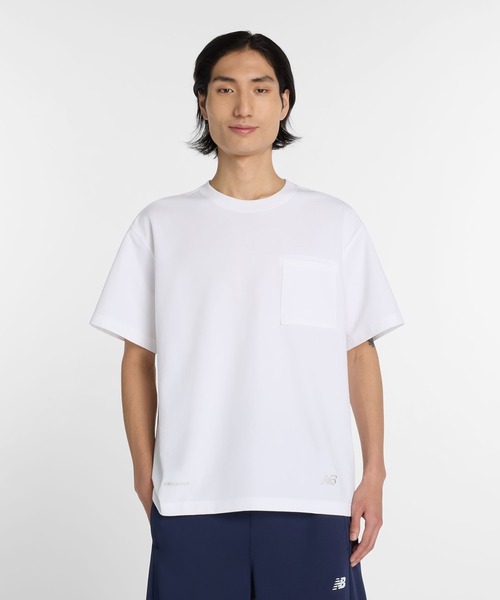 NEW BALANCE(ニューバランス)の「NB GREY ポケットTシャツ(Tシャツ/カットソー・メンズ・ホワイト/ブラック/セージグリーン・MEDIUM/XX-LARGE/X-LARGE/LARGE/SMALL)」の2枚目の写真