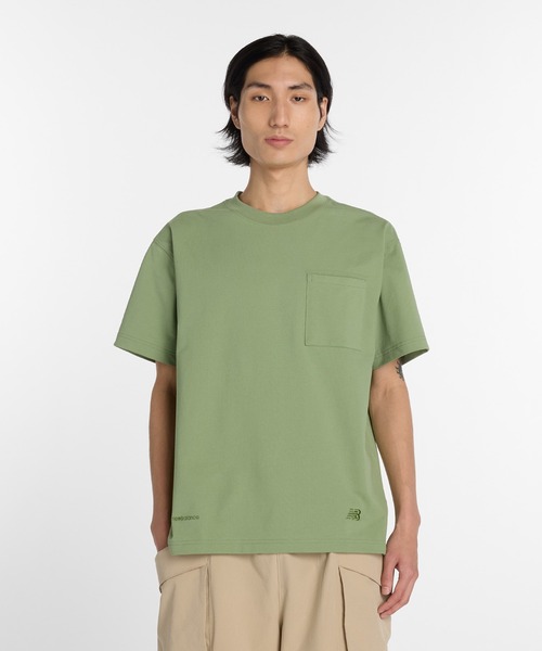NEW BALANCE(ニューバランス)の「NB GREY ポケットTシャツ(Tシャツ/カットソー・メンズ・ホワイト/ブラック/セージグリーン・MEDIUM/XX-LARGE/X-LARGE/LARGE/SMALL)」の1枚目の写真
