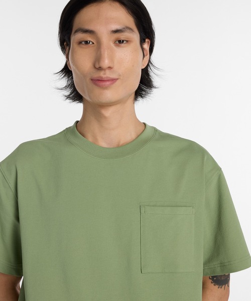 NEW BALANCE(ニューバランス)の「NB GREY ポケットTシャツ(Tシャツ/カットソー・メンズ・ホワイト/ブラック/セージグリーン・MEDIUM/XX-LARGE/X-LARGE/LARGE/SMALL)」の7枚目の写真