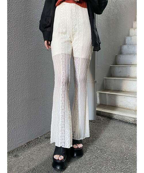 MURUA（ムルーア）の「【WEB限定】レースパッチワークフレアパンツ（その他パンツ・レディース・アイボリー/ブラック・FREE）」の2枚目の写真