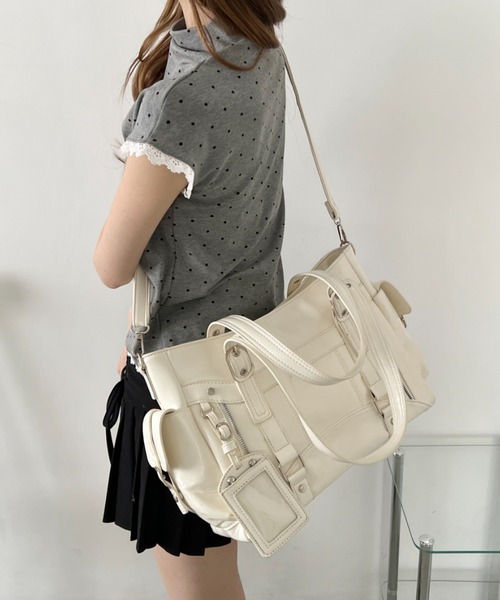 Loueme(ルエム)の「サイドポケットベルトハンドルバッグ(ショルダーバッグ・レディース・アイボリー/ブラック/シルバー・FREE)」の9枚目の写真