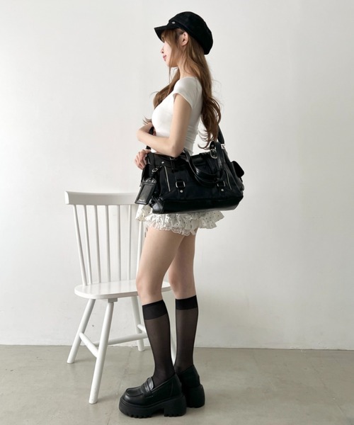 Loueme(ルエム)の「サイドポケットベルトハンドルバッグ(ショルダーバッグ・レディース・アイボリー/ブラック/シルバー・FREE)」の17枚目の写真