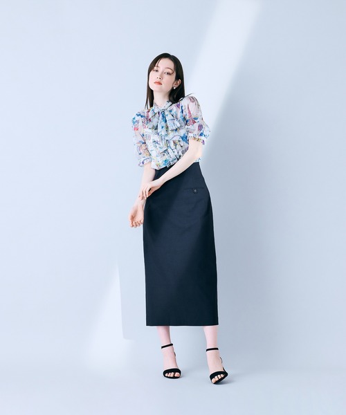 Audie a Muses(オーディアミューズ)の「パリプリントリボンタイ付きブラウス(シャツ/ブラウス・レディース・ネイビー/オフホワイト・38/42)」の8枚目の写真