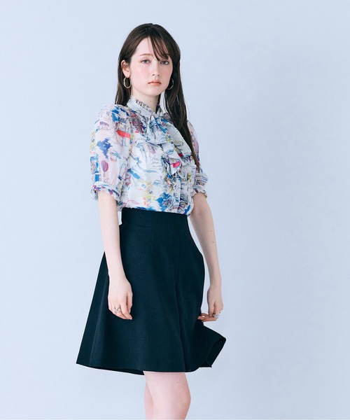 Audie a Muses(オーディアミューズ)の「パリプリントリボンタイ付きブラウス(シャツ/ブラウス・レディース・ネイビー/オフホワイト・38/42)」の17枚目の写真