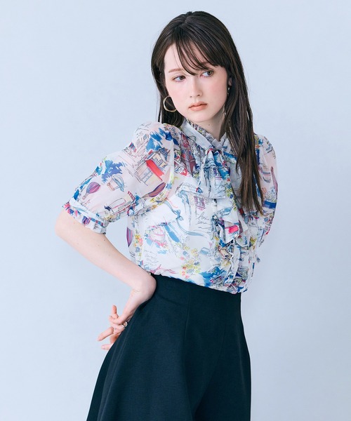 Audie a Muses(オーディアミューズ)の「パリプリントリボンタイ付きブラウス(シャツ/ブラウス・レディース・ネイビー/オフホワイト・38/42)」の18枚目の写真