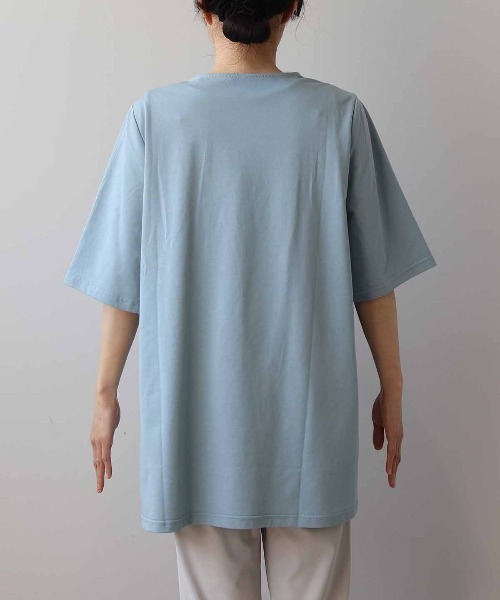 MB mint breeze(エムビーミントブリーズ)の「【LL~6L 大きいサイズ】【WEB/一部店舗限定】フロントシャーリングチュニック(Tシャツ/カットソー・レディース・サックスブルー/ネイビー/ライトグリーン・6L/5L/4L/3L/LL)」の9枚目の写真