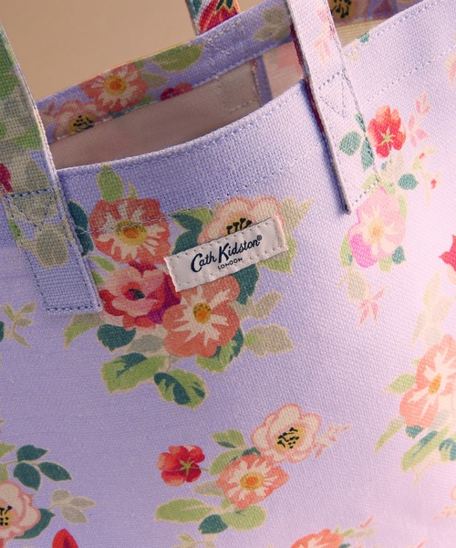 Cath Kidston（キャスキッドソン）の「ラージ ブックバッグ Archive Floral（トートバッグ・レディース・ラベンダー・FREE）」の4枚目の写真
