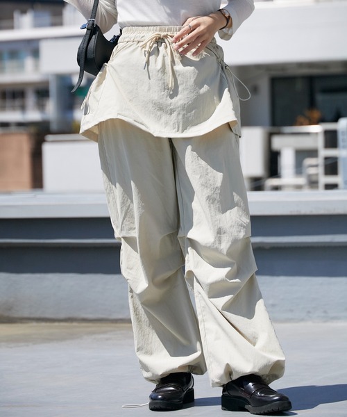 Chick(チック)の「Tuck Design Fake-Layered Easy Pants / タックデザイン フェイクレイヤード イージーパンツ 2026年 夏 夏服 秋服(その他パンツ・レディース・ホワイト/ブラック/ベージュ・FREE)」の3枚目の写真