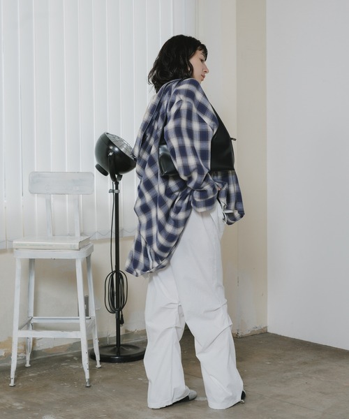 Chick(チック)の「Tuck Design Fake-Layered Easy Pants / タックデザイン フェイクレイヤード イージーパンツ 2026年 夏 夏服 秋服(その他パンツ・レディース・ホワイト/ブラック/ベージュ・FREE)」の17枚目の写真