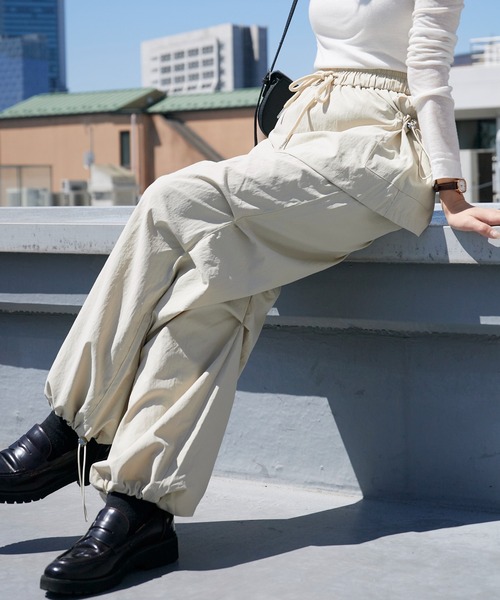 Chick(チック)の「Tuck Design Fake-Layered Easy Pants / タックデザイン フェイクレイヤード イージーパンツ 2026年 夏 夏服 秋服(その他パンツ・レディース・ホワイト/ブラック/ベージュ・FREE)」の20枚目の写真