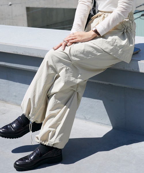 Chick(チック)の「Tuck Design Fake-Layered Easy Pants / タックデザイン フェイクレイヤード イージーパンツ 2026年 夏 夏服 秋服(その他パンツ・レディース・ホワイト/ブラック/ベージュ・FREE)」の21枚目の写真