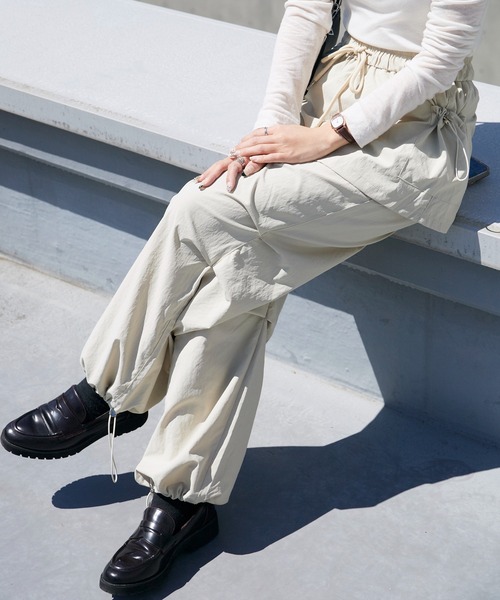 Chick(チック)の「Tuck Design Fake-Layered Easy Pants / タックデザイン フェイクレイヤード イージーパンツ 2026年 夏 夏服 秋服(その他パンツ・レディース・ホワイト/ブラック/ベージュ・FREE)」の22枚目の写真