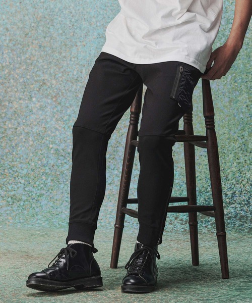 THEOREM(セオレム)の「mp14974- Hyper Stretch MA-1 Eazy Pants ボンバーパンツ(TRM26-P026S)(スウェットパンツ・メンズ・グレー/ブラック・XL/L/M)」の3枚目の写真
