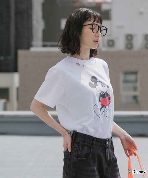 GOOD ROCK SPEED(グッドロックスピード)の「GOOD ROCK SPEED/グッドロックスピード/ MickeyMouse / Disney / ダメ―ジクルーネックTシャツ 秋 秋服 2026年秋冬(Tシャツ/カットソー・メンズ・ホワイト/ブラック・S/M/L)」の6枚目の写真