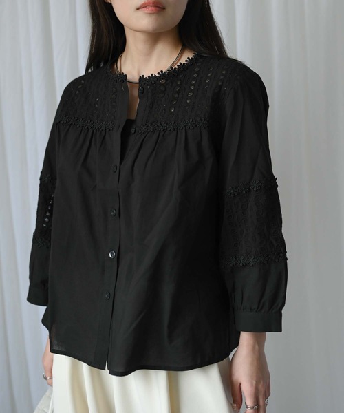 ＆HALF（アンドハーフ）の「【indian Cotton Collection】ノーカラー切替刺繍ブラウス（テーラードジャケット・レディース・ブラック/オフホワイト/ライトグレー・M）」の2枚目の写真