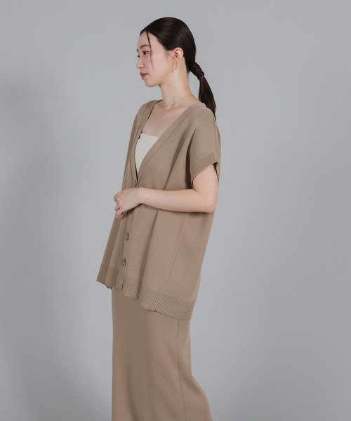 select MOCA Et（セレクトモカエト）の「【Et】Oversized V-neck Knit Vest【セットアップ可】（ベスト・レディース・ベージュ/ブラック・FREE）」の13枚目の写真