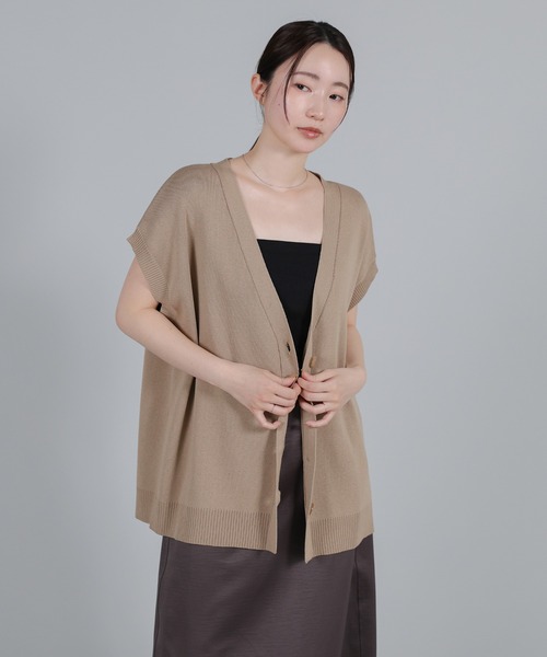 select MOCA Et（セレクトモカエト）の「【Et】Oversized V-neck Knit Vest【セットアップ可】（ベスト・レディース・ベージュ/ブラック・FREE）」の17枚目の写真