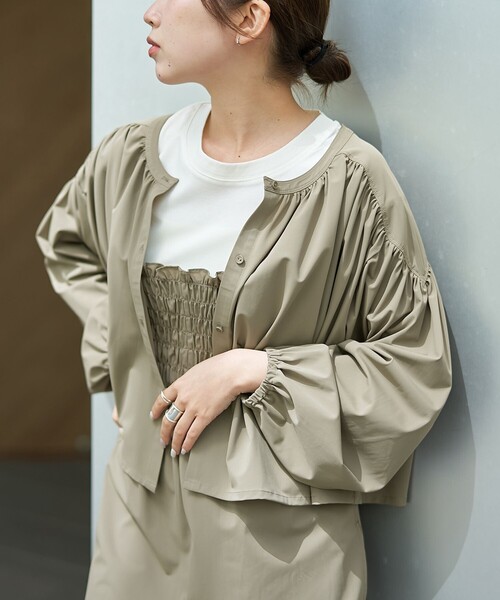 RONEL(ロネル)の「【RONEL】(接触冷感・UVカット)ラッシュギャザーブラウス(シャツ/ブラウス・レディース・オフホワイト/ダークグリーン/モカ・FREE)」の3枚目の写真