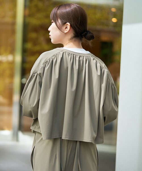 RONEL(ロネル)の「【RONEL】(接触冷感・UVカット)ラッシュギャザーブラウス(シャツ/ブラウス・レディース・オフホワイト/ダークグリーン/モカ・FREE)」の20枚目の写真