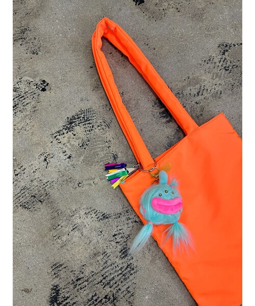 cheek(BAG)(チーク)の「【cheek】neon monster tote ネオンモンスター フラット トートバッグ サステナブル エコバッグ(トートバッグ・レディース・ピンク/グリーン/オレンジ/イエロー・フリー)」の8枚目の写真