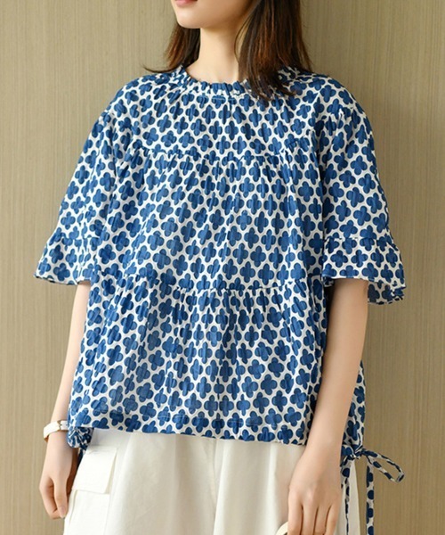 ONEP STAR(ワンピスター)の「フリルネック総柄ブラウス(シャツ/ブラウス・レディース・ブルー・LARGE/X-LARGE)」の7枚目の写真