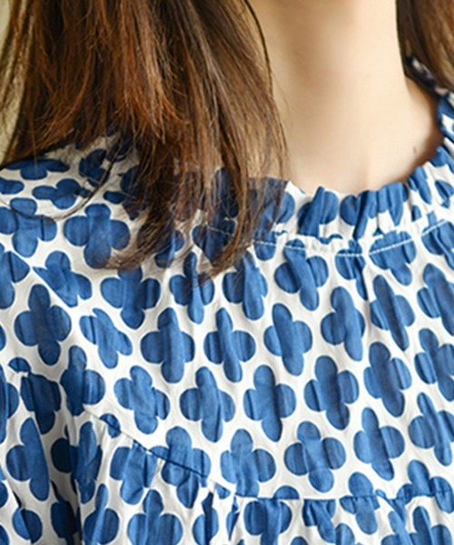 ONEP STAR(ワンピスター)の「フリルネック総柄ブラウス(シャツ/ブラウス・レディース・ブルー・LARGE/X-LARGE)」の8枚目の写真