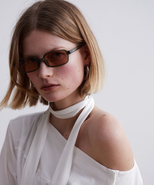 MAISON SPECIAL(メゾンスペシャル)の「Skinny Square Sunglasses/スキニースクエアサングラス(サングラス・レディース・ボルドー/ブラック/オレンジ・FREE)」の3枚目の写真