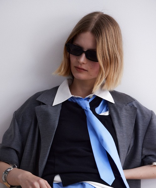MAISON SPECIAL(メゾンスペシャル)の「Skinny Square Sunglasses/スキニースクエアサングラス(サングラス・レディース・ボルドー/ブラック/オレンジ・FREE)」の2枚目の写真