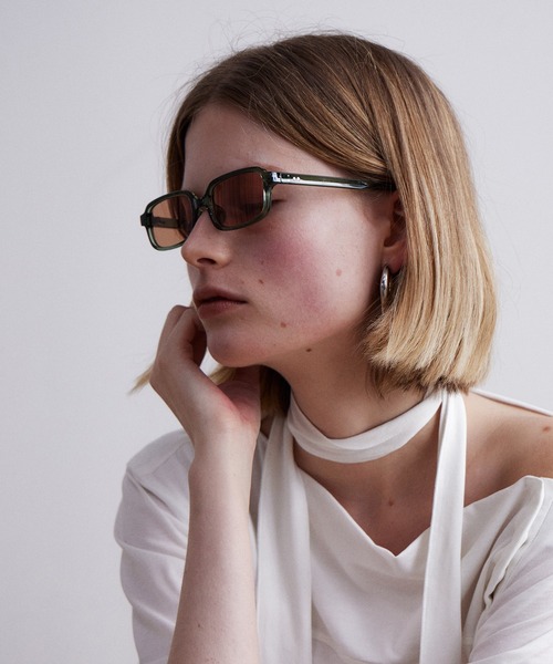MAISON SPECIAL(メゾンスペシャル)の「Skinny Square Sunglasses/スキニースクエアサングラス(サングラス・レディース・ボルドー/ブラック/オレンジ・FREE)」の15枚目の写真
