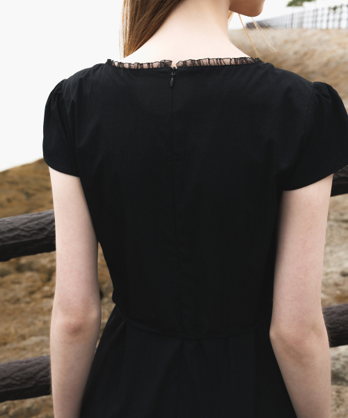 DEHEVE（デヘヴェ）の「V-Neck Flare Dress [Black]（ワンピース・レディース・ブラック・OS）」の12枚目の写真