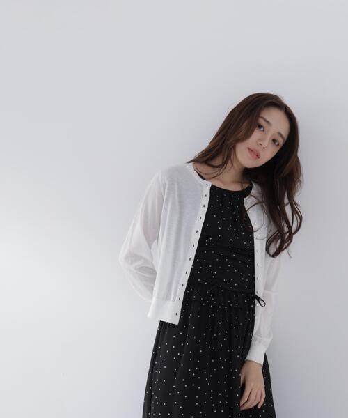 NATURAL BEAUTY BASIC(ナチュラルビューティーベーシック)の「【接触冷感】パールボタンシアーカーディガン(カーディガン/ボレロ・レディース・オフホワイト/ブルー/ブラック/オレンジ・フリ-)」の2枚目の写真