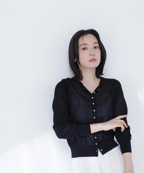 NATURAL BEAUTY BASIC(ナチュラルビューティーベーシック)の「【接触冷感】パールボタンシアーカーディガン(カーディガン/ボレロ・レディース・オフホワイト/ブルー/ブラック/オレンジ・フリ-)」の3枚目の写真