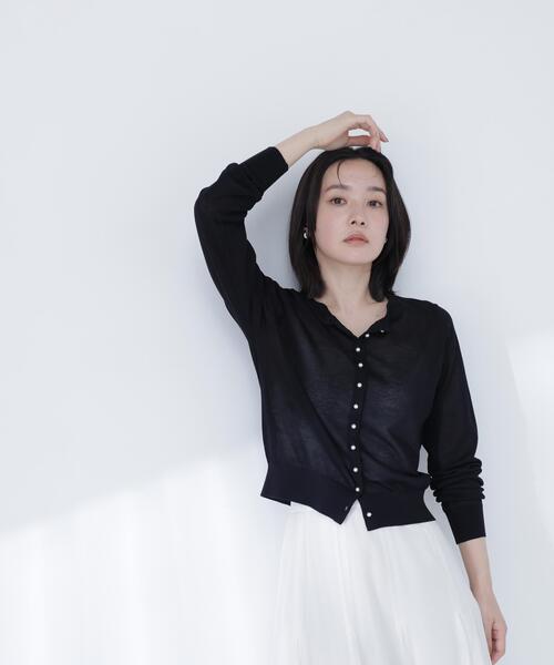 NATURAL BEAUTY BASIC(ナチュラルビューティーベーシック)の「【接触冷感】パールボタンシアーカーディガン(カーディガン/ボレロ・レディース・オフホワイト/ブルー/ブラック/オレンジ・フリ-)」の12枚目の写真